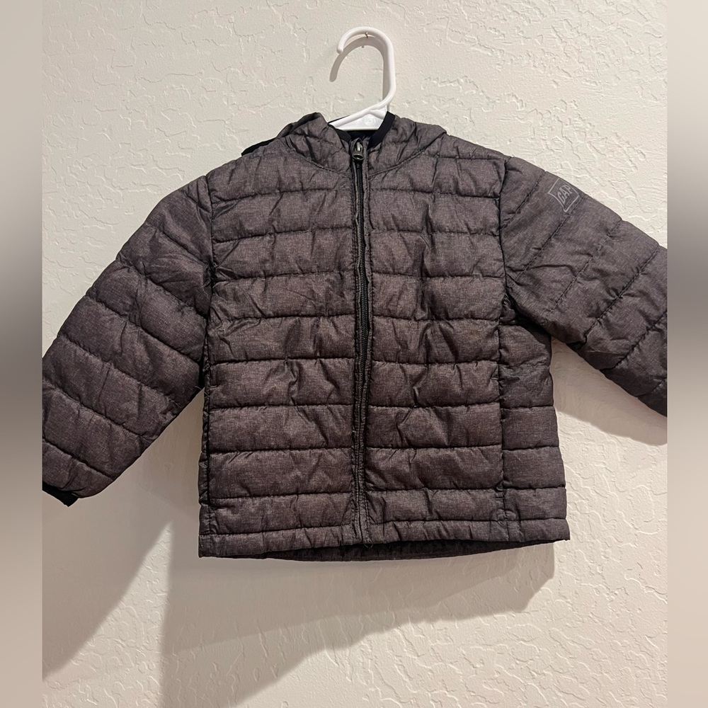 Like new baby Gap puffer size 3 years.